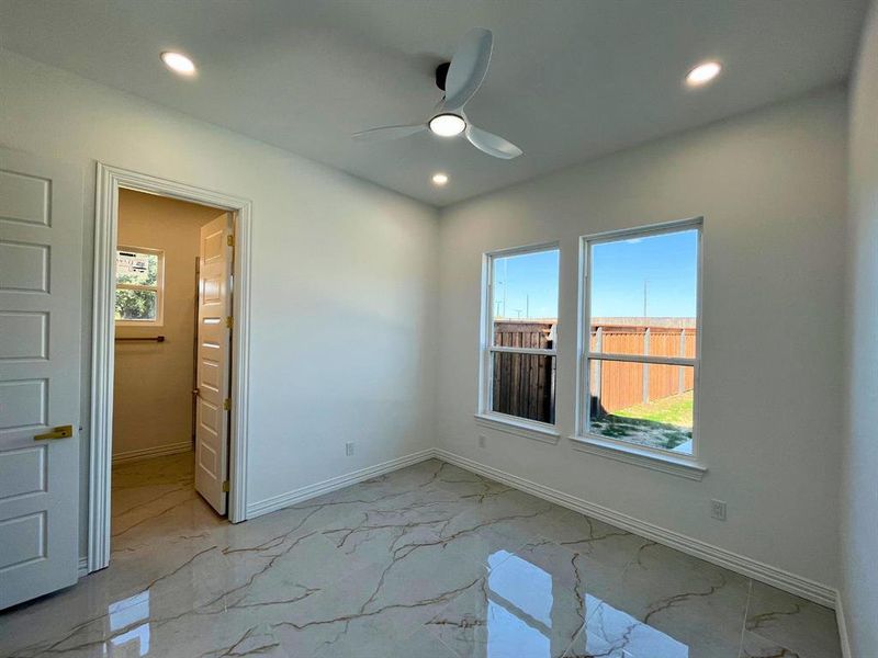 Spacious, unfurnished interior of a new home in , Weatherford (Image 25).