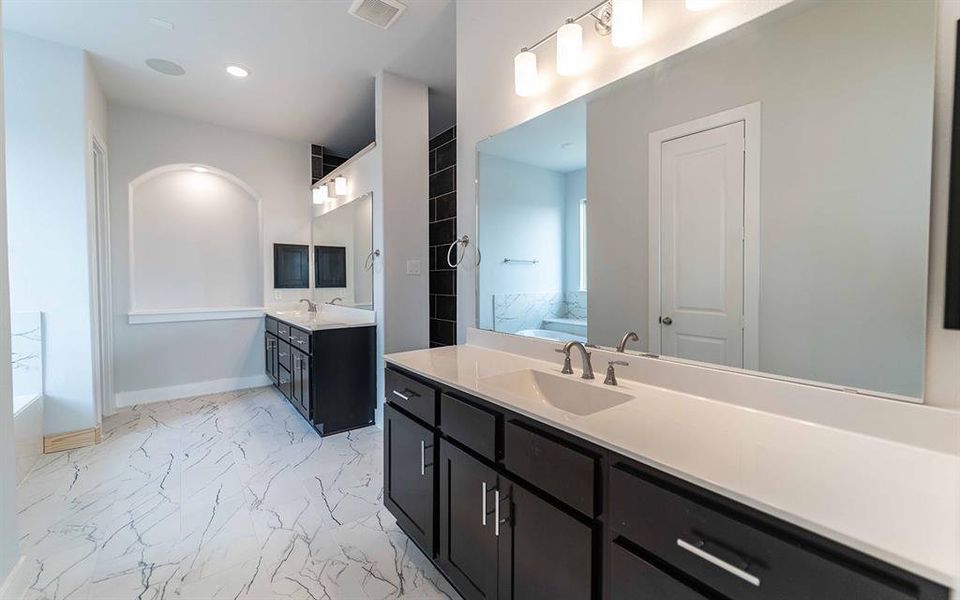 Furnished interior view inside a new home in Sonoma Verde, Rockwall (Image 6). Furnished interior view inside a new home in Sonoma Verde, Rockwall (Image 6).