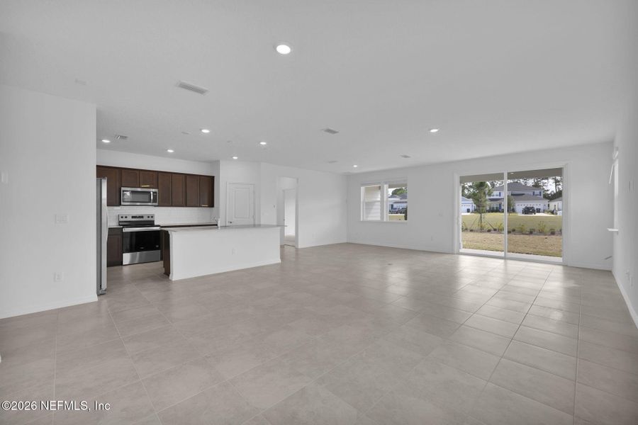 Spacious, unfurnished interior of a new home in Hyland Trail, Green Cove Springs (Image 22). Spacious, unfurnished interior of a new home in Hyland Trail, Green Cove Springs (Image 22).