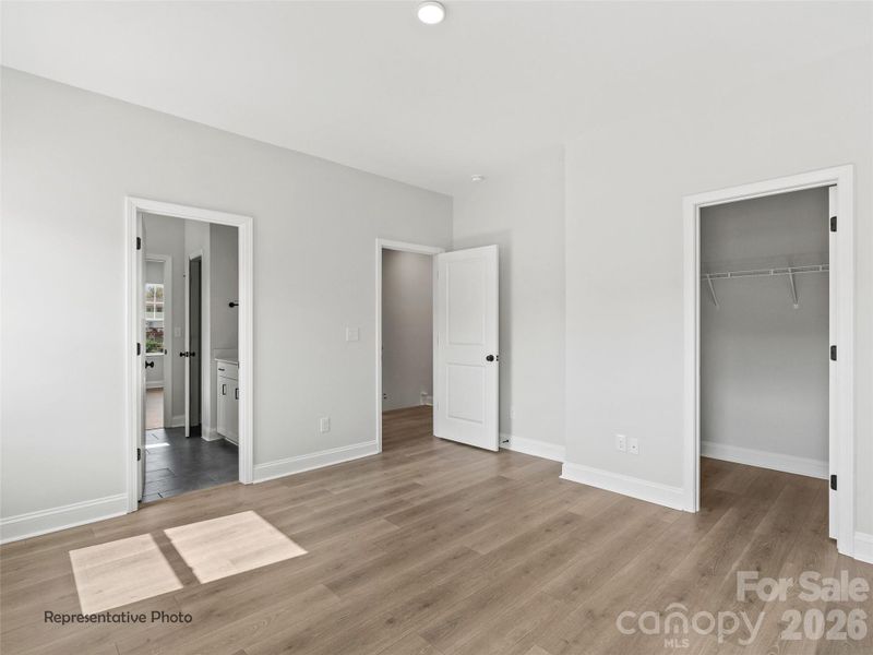 Spacious, unfurnished interior of a new home in , Asheville (Image 27).