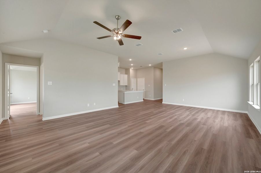 Spacious, unfurnished interior of a new home in Hickory Ridge Estates, Elmendorf (Image 20).