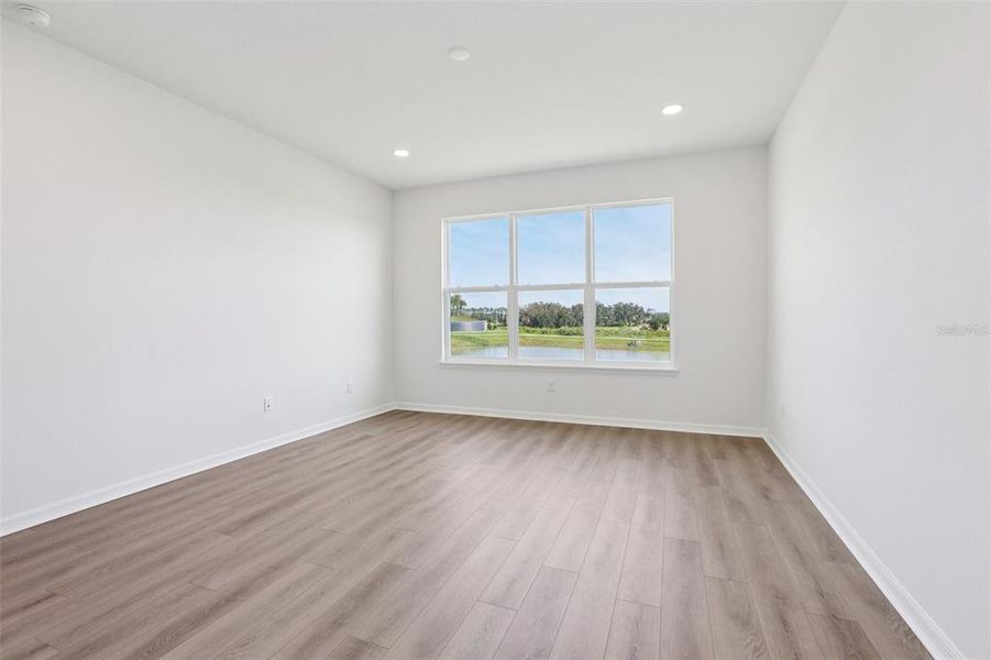 Spacious, unfurnished interior of a new home in Isla Mirada, San Antonio (Image 23).