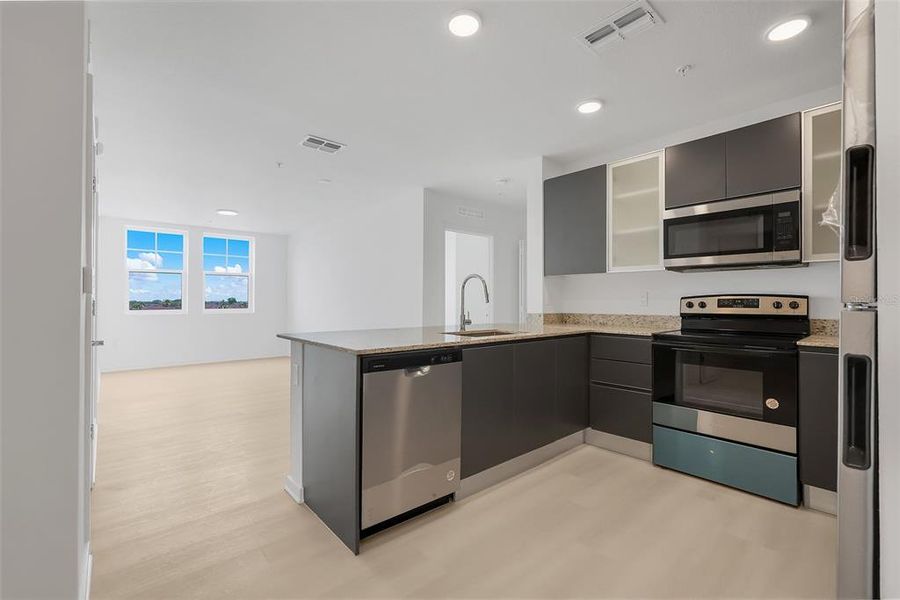 Furnished interior view inside a new home in , Orlando (Image 11).