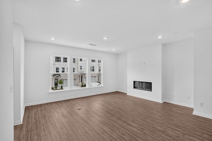 Spacious, unfurnished interior of a new home in Somerset at Veterans Memorial, Mableton (Image 20).