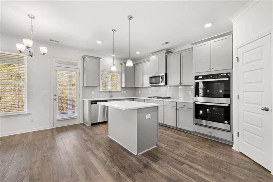 Furnished interior view inside a new home in Water Oak Estates, Lawrenceville (Image 10).