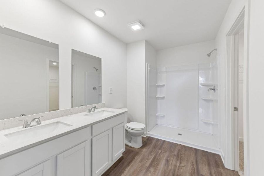 Furnished interior view inside a new home in Kinsale, Macon (Image 7).