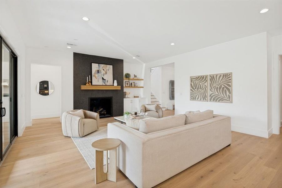 Furnished interior view inside a new home in , Farmers Branch (Image 18).