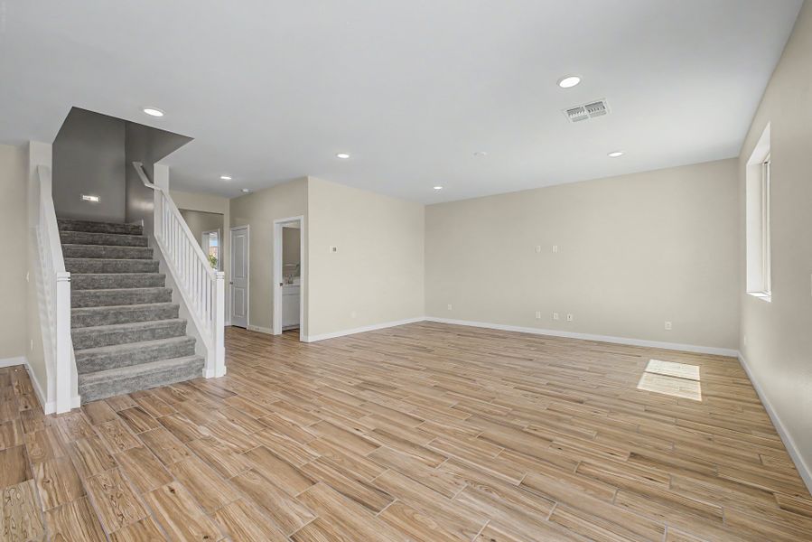 Spacious, unfurnished interior of a new home in Wildera, San Tan Valley (Image 11).