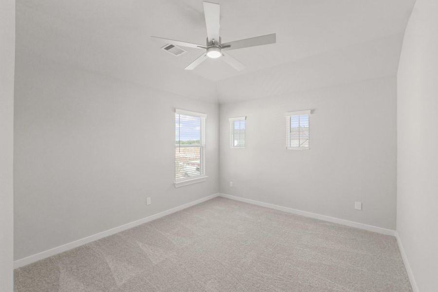 Spacious, unfurnished interior of a new home in Briarwood Crossing, Rosenberg (Image 29).