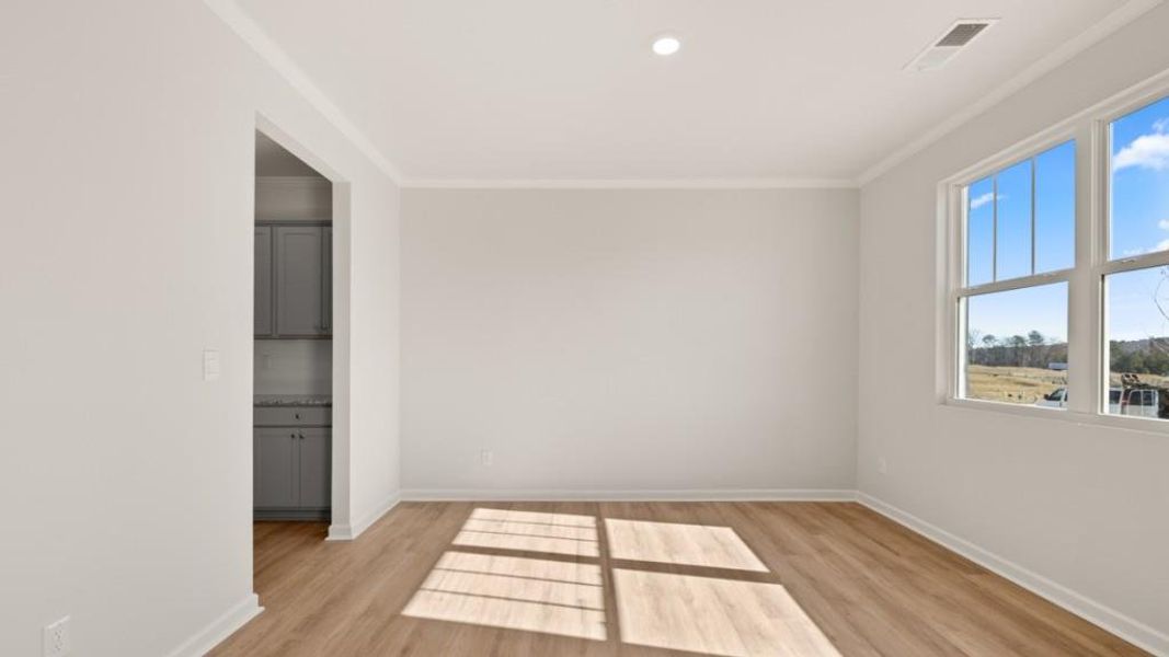 Spacious, unfurnished interior of a new home in Northwoods at Mirror Lake, Villa Rica (Image 16).