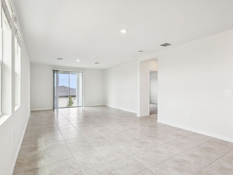 Spacious, unfurnished interior of a new home in Hamilton Bluff - Classic Series, Lake Hamilton (Image 8).