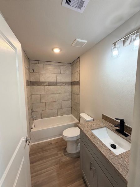 Furnished interior view inside a new home in , Baytown (Image 7).