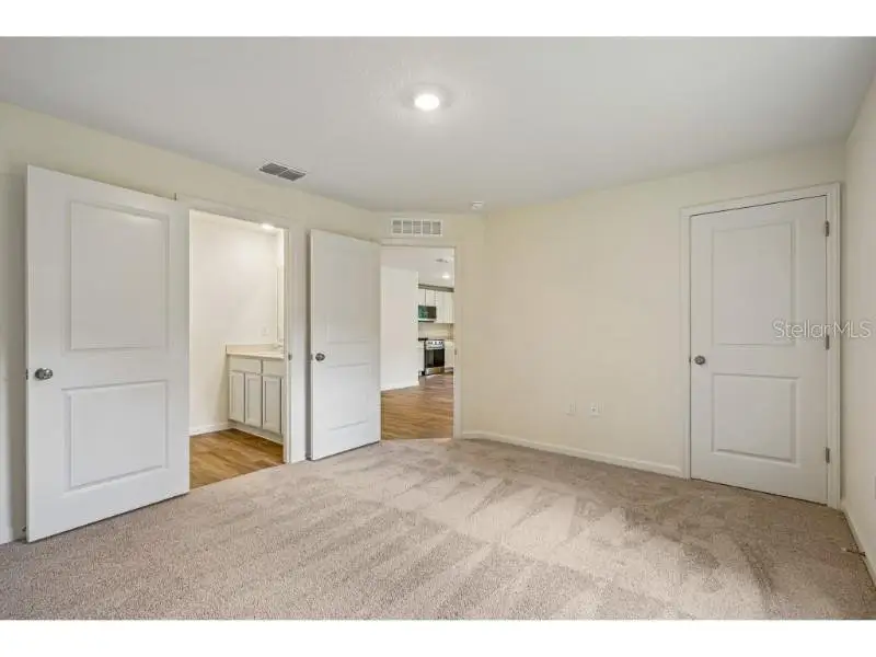 Spacious, unfurnished interior of a new home in The Collection at Inverness, Inverness (Image 17).