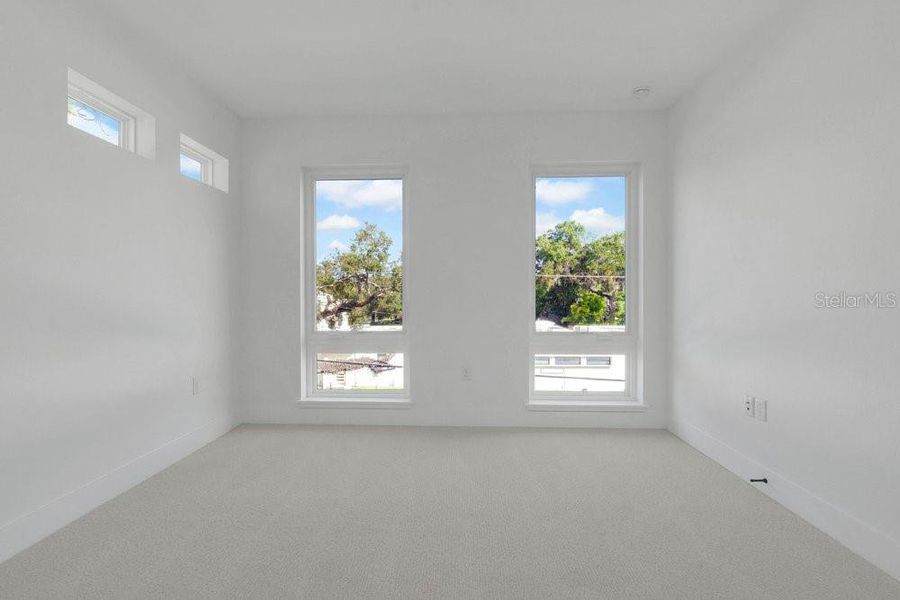 Spacious, unfurnished interior of a new home in , Orlando (Image 24).