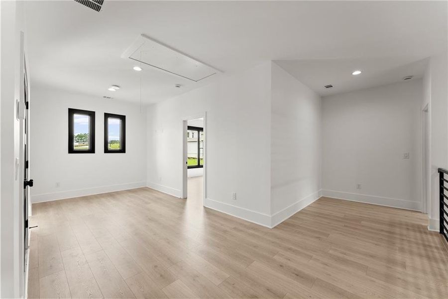 Spacious, unfurnished interior of a new home in , Hartwell (Image 70).