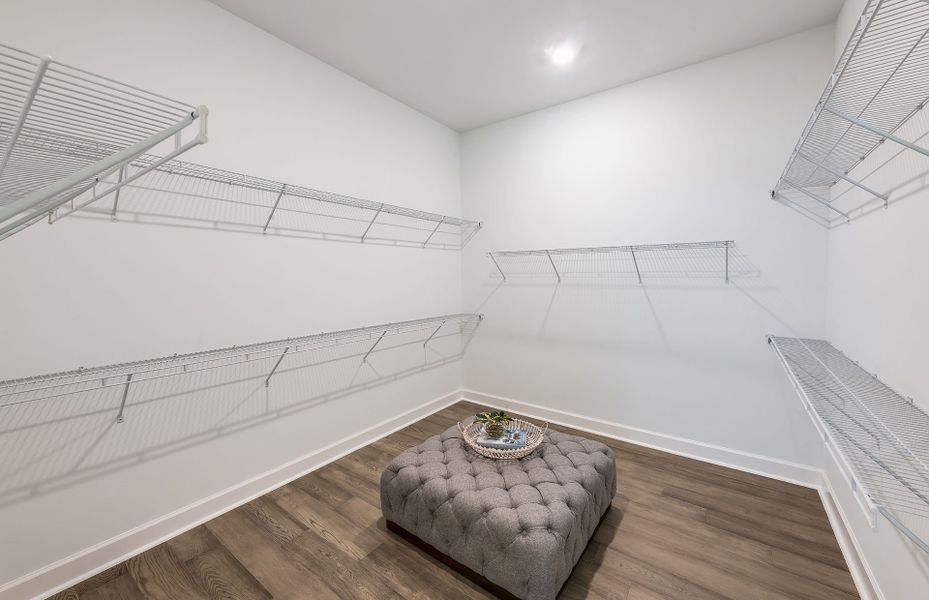 Oversized walk-in closet in owner's suite Oversized walk-in closet in owner's suite