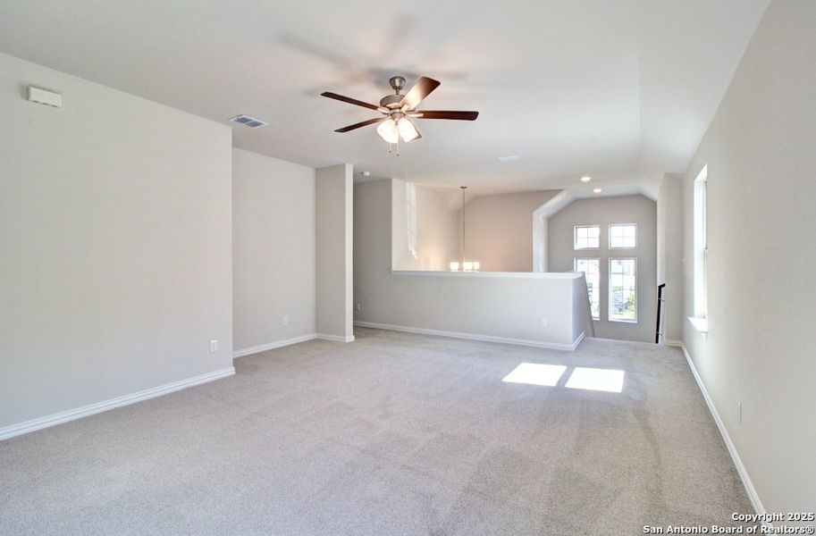 Spacious, unfurnished interior of a new home in Dauer Ranch, New Braunfels (Image 27). Spacious, unfurnished interior of a new home in Dauer Ranch, New Braunfels (Image 27).