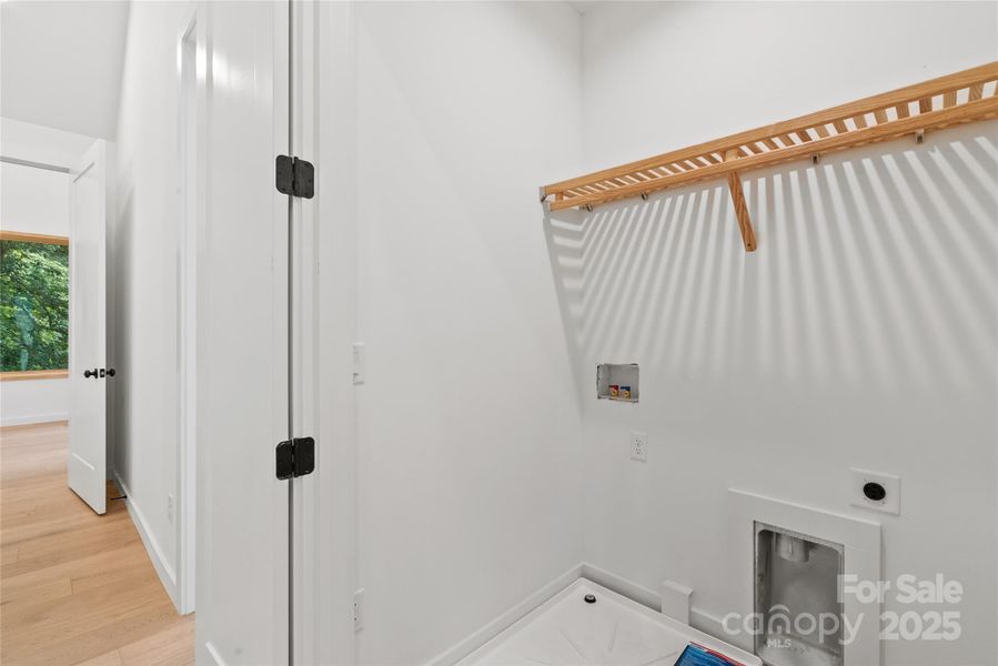 Spacious, unfurnished interior of a new home in , Asheville (Image 22).