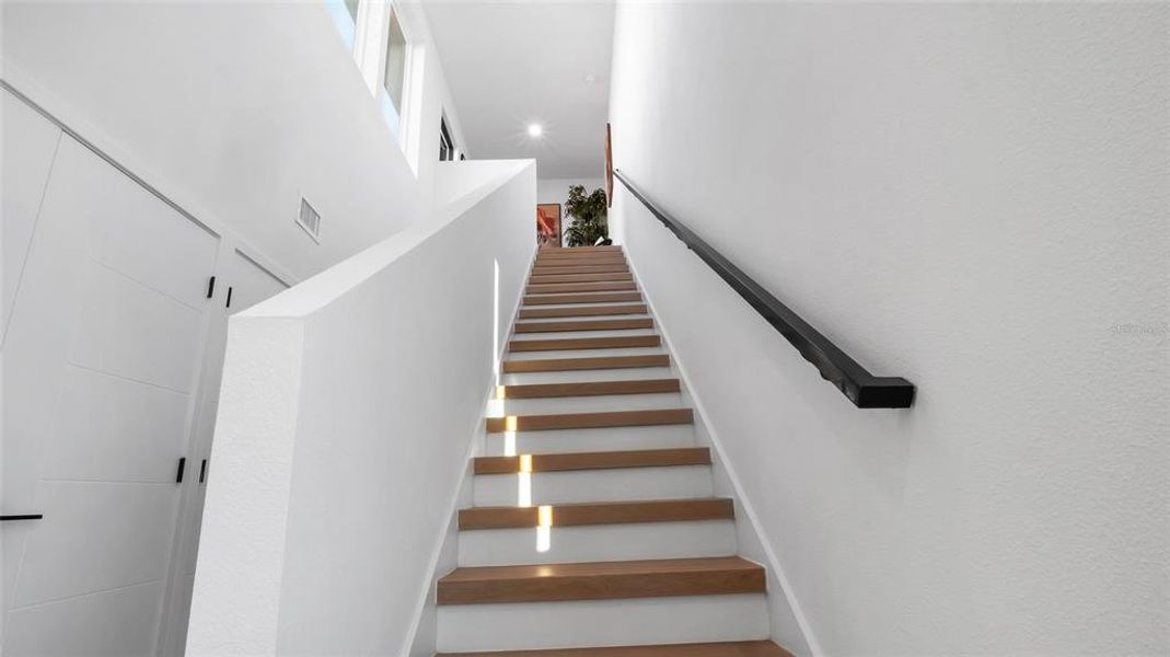 Spacious, unfurnished interior of a new home in , St. Petersburg (Image 22).