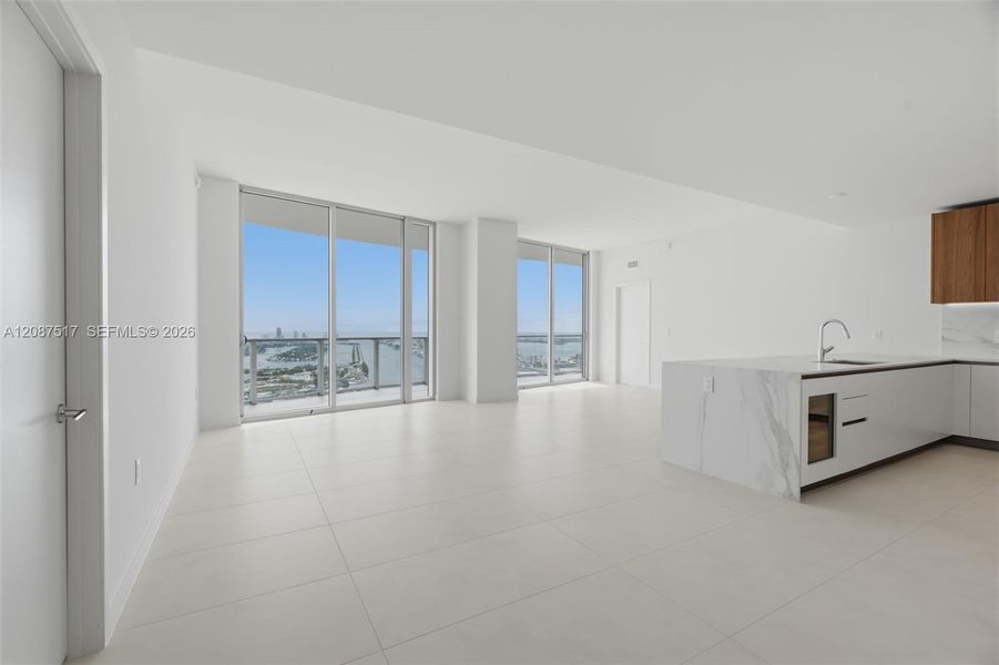 Spacious, unfurnished interior of a new home in , Miami (Image 21).