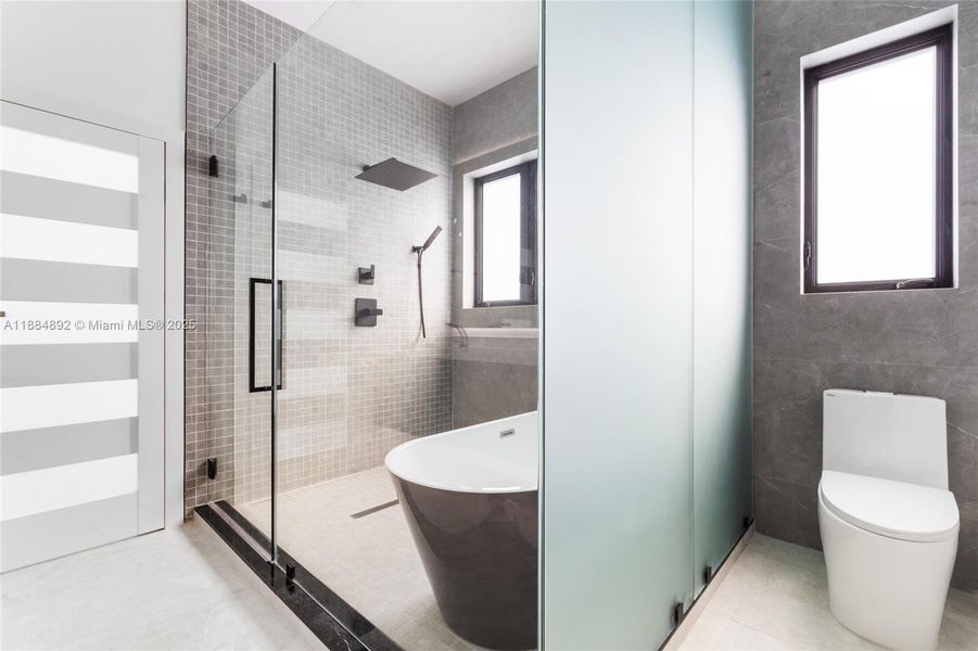 Furnished interior view inside a new home in , Coral Gables (Image 11).