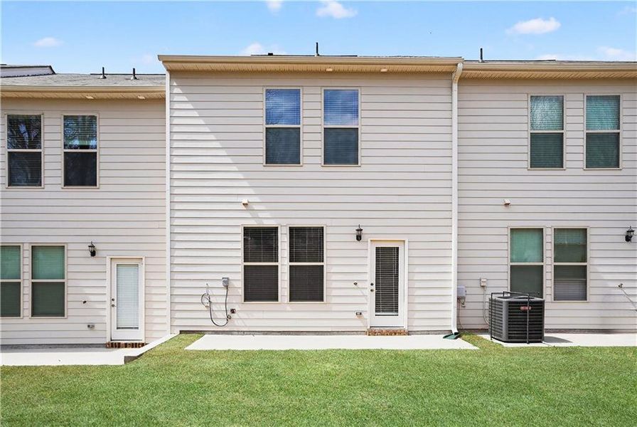 Exterior details and patio area of a home in Morning Creek Forest, South Fulton (Image 3).