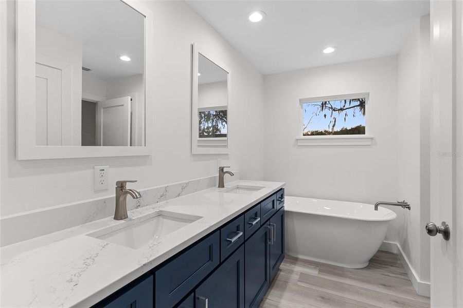 Furnished interior view inside a new home in , Lakeland (Image 10).