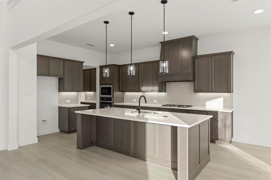 11. 2105 Clairmount - Kitchen (2)