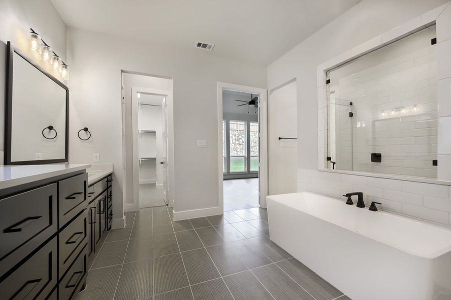 790 White Sage - Primary Bathroom 790 White Sage - Primary Bathroom