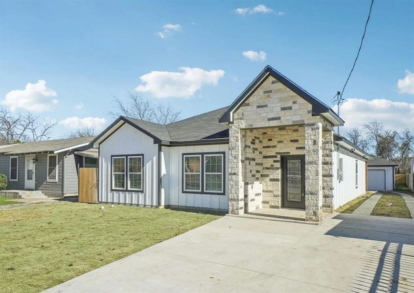Front exterior of a new home in , Fort Worth, TX, highlighting curb appeal (Image 8).