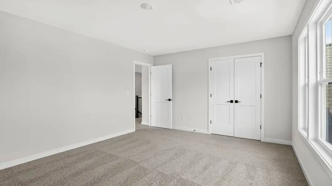 Spacious, unfurnished interior of a new home in Cottonwood Ridge, Piedmont (Image 37).