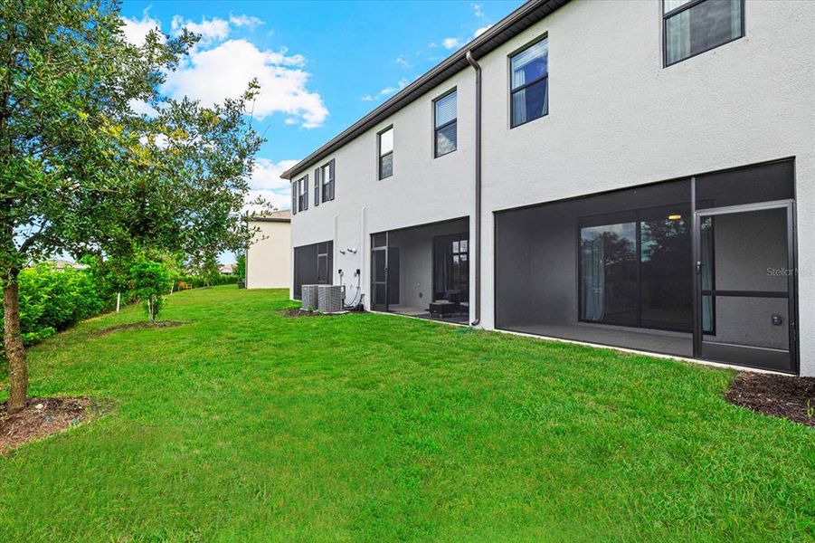 Exterior details and patio area of a home in , Lakewood Ranch (Image 27).
