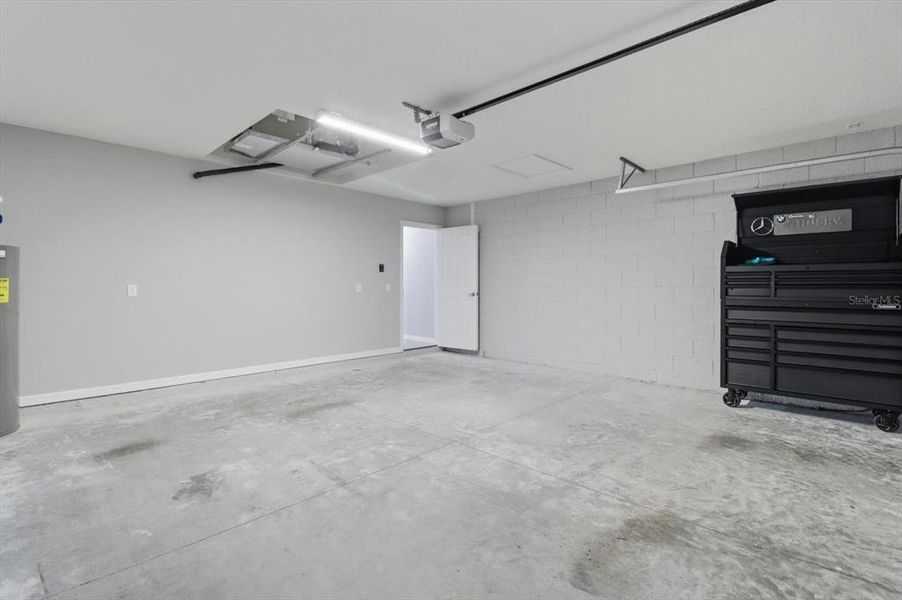 Spacious, unfurnished interior of a new home in , Dunnellon (Image 18). Spacious, unfurnished interior of a new home in , Dunnellon (Image 18).