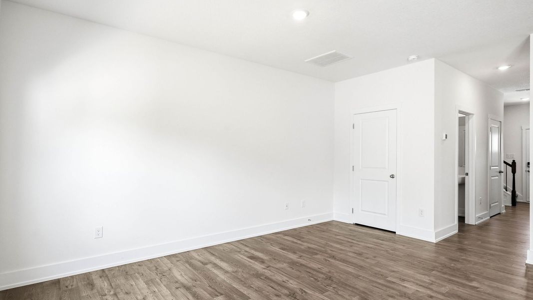 Spacious, unfurnished interior of a new home in Cherokee Crossing, Kodak (Image 14). Spacious, unfurnished interior of a new home in Cherokee Crossing, Kodak (Image 14).