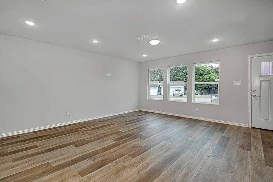 Spacious, unfurnished interior of a new home in , Fort Worth (Image 14).