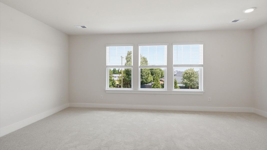 Desirable primary suite layout with spacious en suite bath in a proven, established community