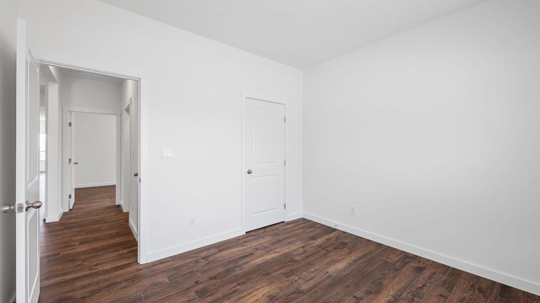 Spacious, unfurnished interior of a new home in Fairview Hills, Cleveland (Image 11).