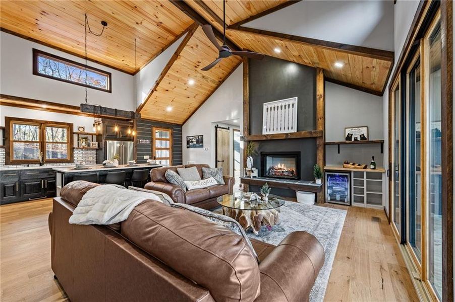 Community amenities in , McCaysville (Image 37).