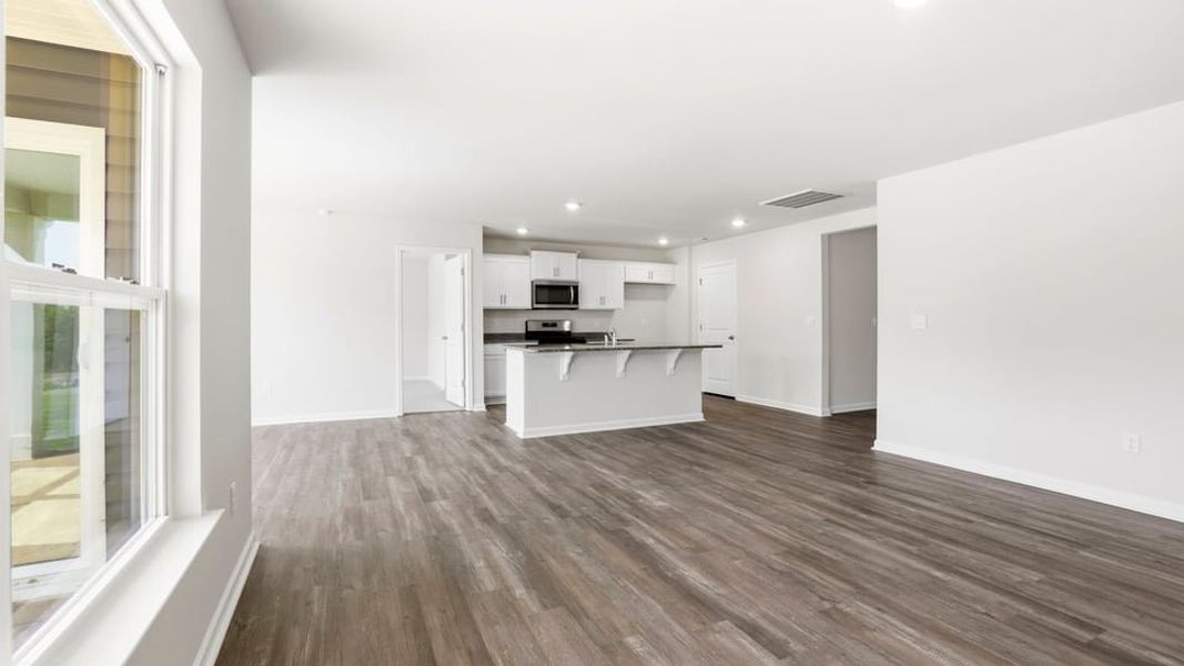Spacious, unfurnished interior of a new home in Cascade Point, Seneca (Image 17).