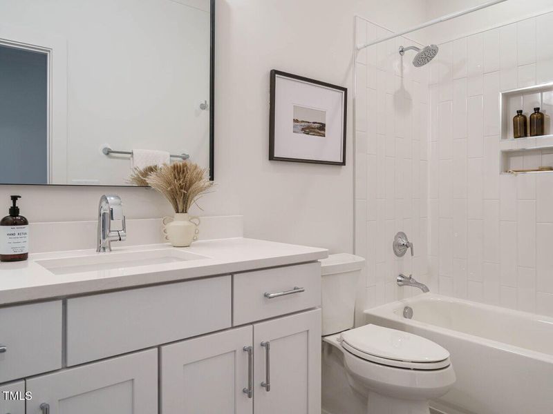 034-1280x960-bathroom