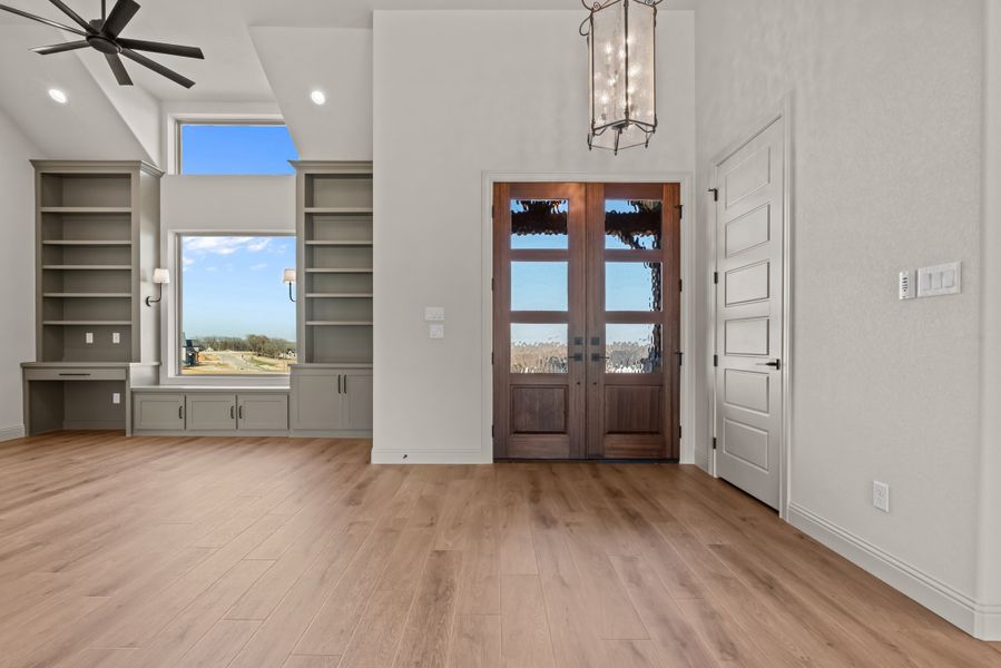 Spacious, unfurnished interior of a new home in Parker Meadows, Weatherford (Image 19).