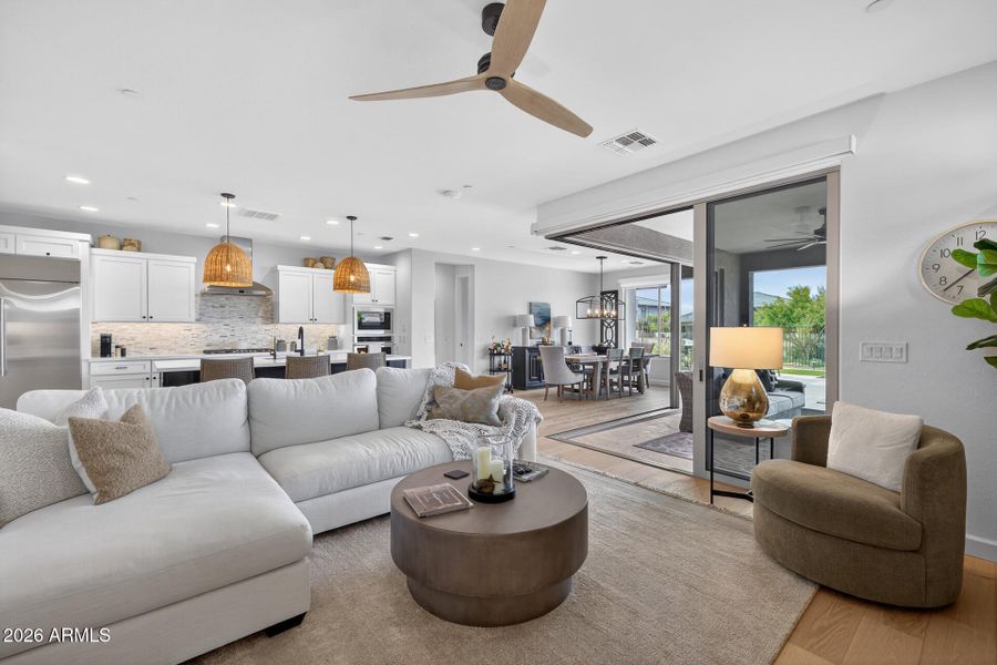 13) GREAT ROOM 13) GREAT ROOM