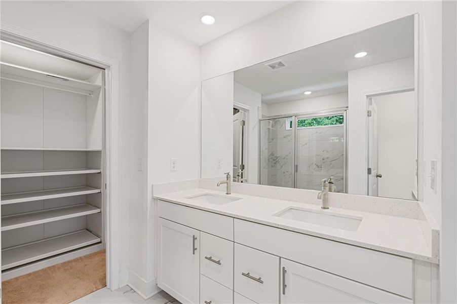 Furnished interior view inside a new home in , Dallas (Image 12).