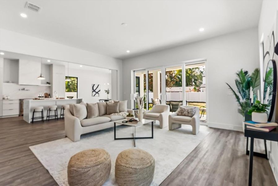 Furnished interior view inside a new home in , Orlando (Image 5).