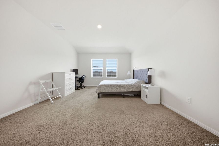 Furnished interior view inside a new home in Heather Glen, New Braunfels (Image 18). Furnished interior view inside a new home in Heather Glen, New Braunfels (Image 18).