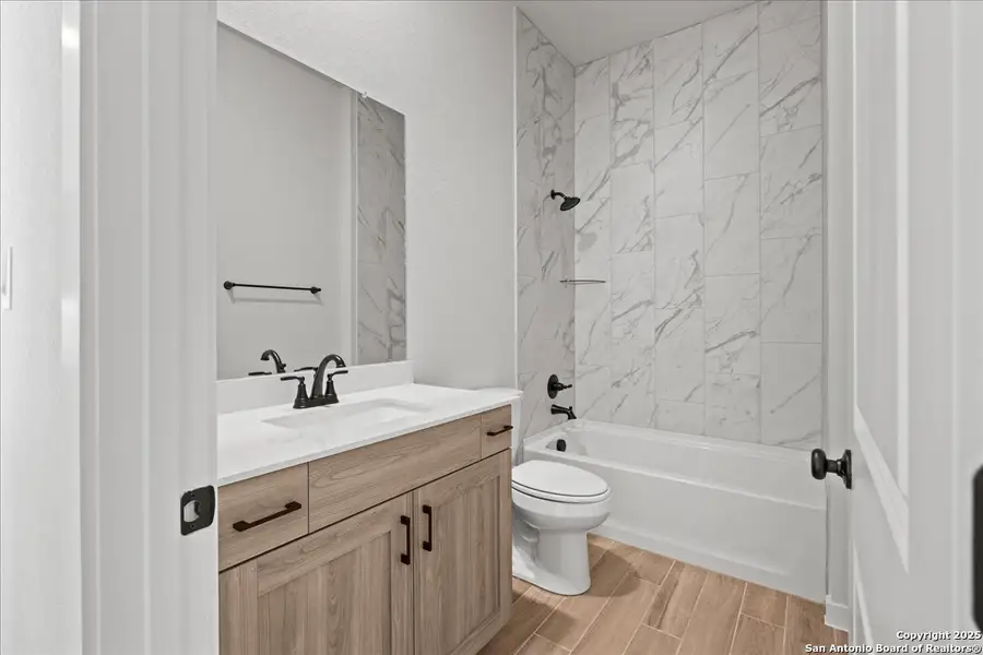 Furnished interior view inside a new home in Stream Waters, Seguin (Image 5). Furnished interior view inside a new home in Stream Waters, Seguin (Image 5).