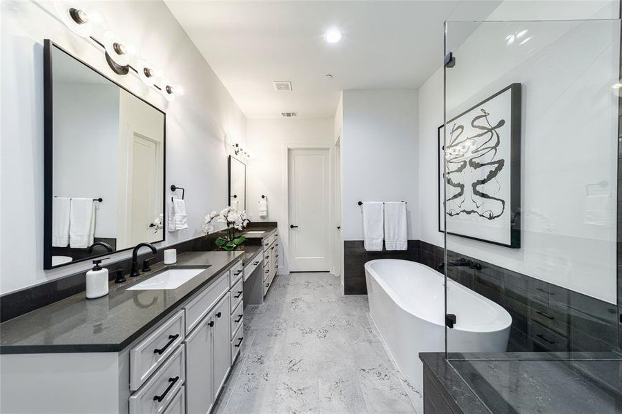 Furnished interior view inside a new home in , Dallas (Image 26). Furnished interior view inside a new home in , Dallas (Image 26).