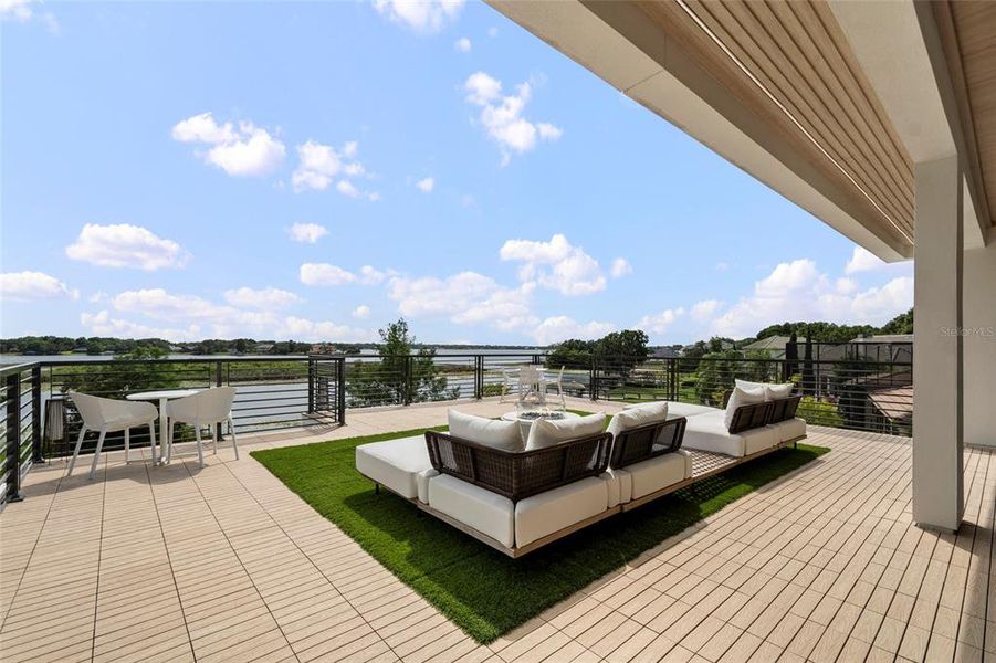 Exterior details and patio area of a home in , Windermere (Image 4).
