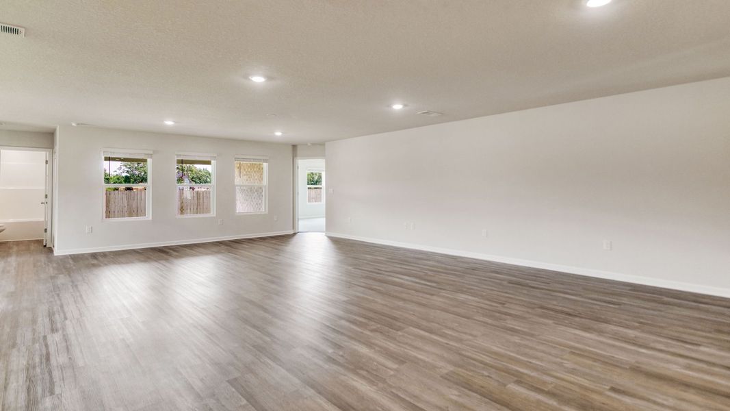 Spacious, unfurnished interior of a new home in The Enclave at Bar W Ranch, Baker (Image 16).