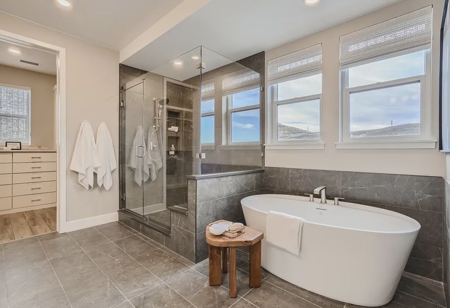 Marlow Model Primary Tub + Shower - 18 of 28